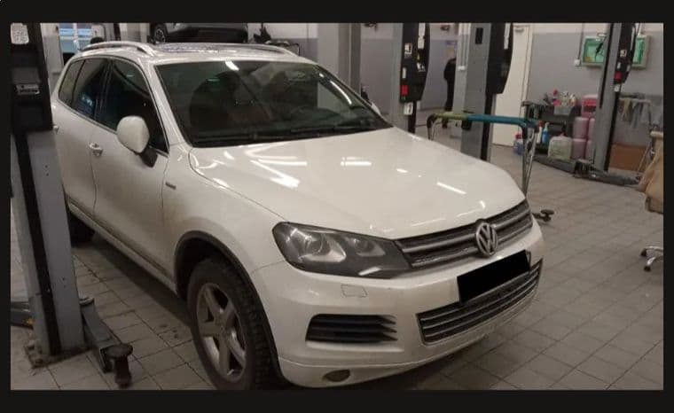 Volkswagen Touareg 2013 года, 301 066 км - вид 2