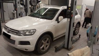 Volkswagen Touareg 2013 года, 301 066 км - вид 1