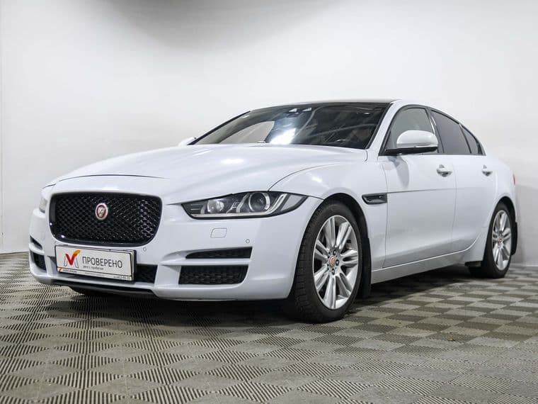 Jaguar XE, 2015