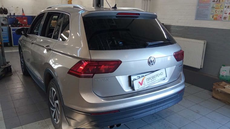 Volkswagen Tiguan, 2018 - вид 3