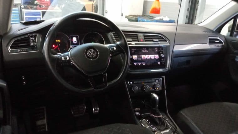 Volkswagen Tiguan, 2018 - вид 4