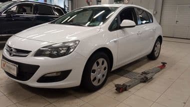 Opel Astra 2015 года, 53 404 км - вид 1