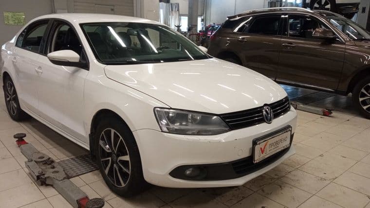 Volkswagen Jetta, 2012 - вид 1