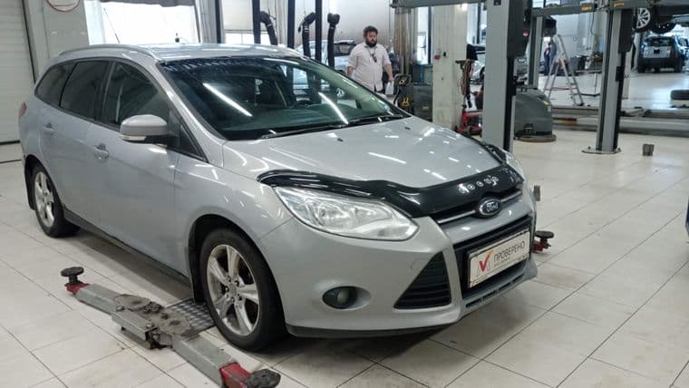Ford Focus 2012 года, 277 000 км - вид 2