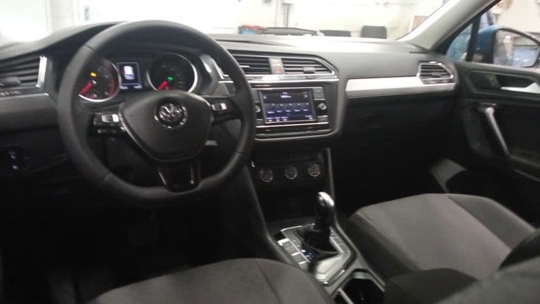 Volkswagen Tiguan, 2019 - вид 4
