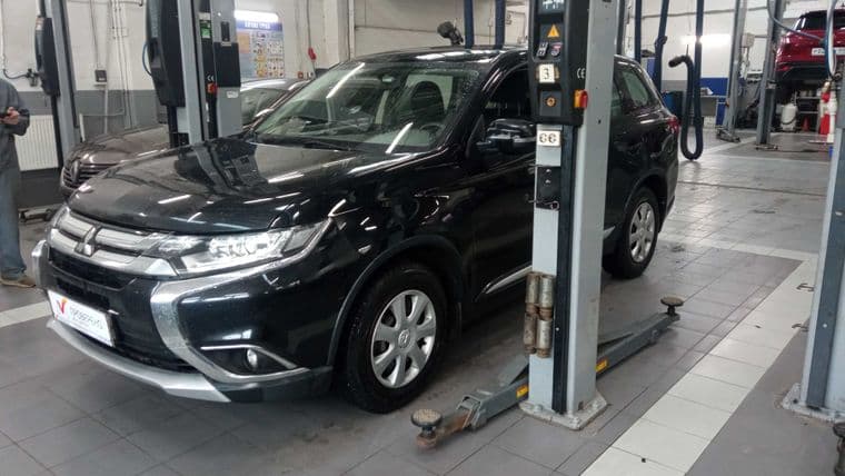 Mitsubishi Outlander, 2016