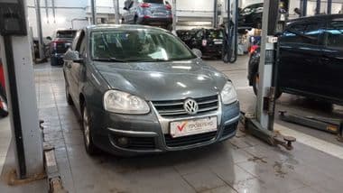 Volkswagen Jetta 2009 года, 329 656 км - вид 2