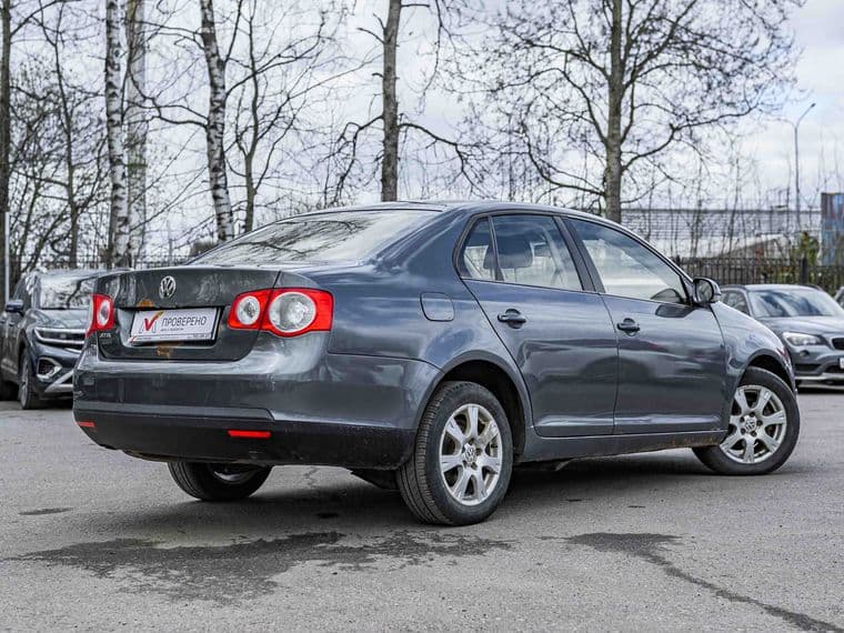 Volkswagen Jetta 2009 года, 329 656 км - вид 2