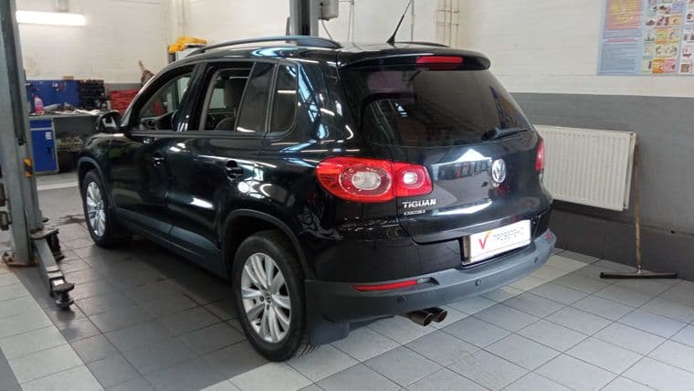 Volkswagen Tiguan, 2010 - вид 3