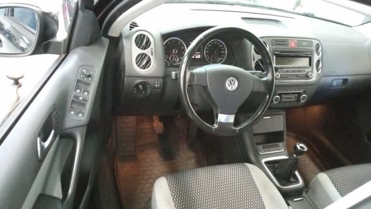 Volkswagen Tiguan, 2010 - вид 4