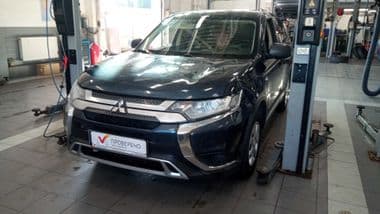 Mitsubishi Outlander 2018 года, 131 858 км - вид 1