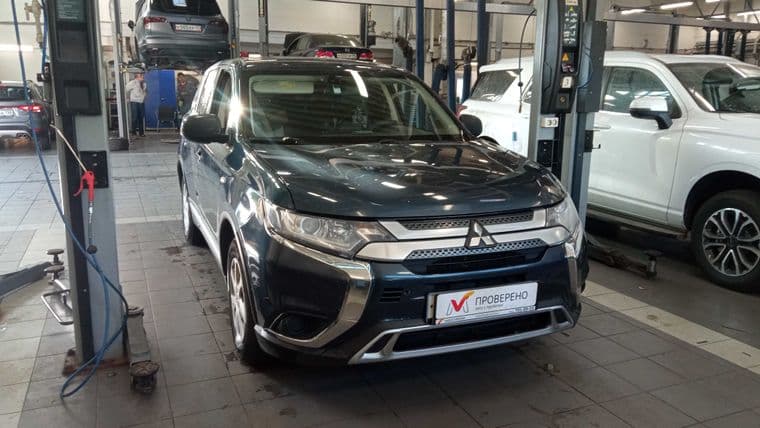 Mitsubishi Outlander 2018 года, 131 858 км - вид 2