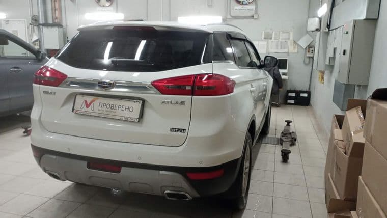 Geely Atlas 2018 года, 84 032 км - вид 2