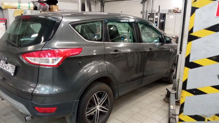 Ford Kuga 2015 года, 213 305 км | VIN 33455 - вид 2