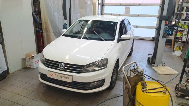 Volkswagen Polo 2015 года, 152 000 км - вид 1