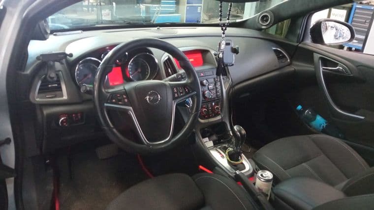 Opel Astra GTC, 2012 - вид 4