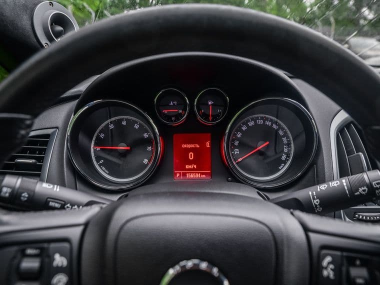 Opel Astra GTC, 2012 - вид 4