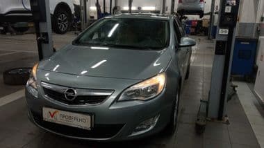 Opel Astra 2011 года, 142 422 км - вид 1