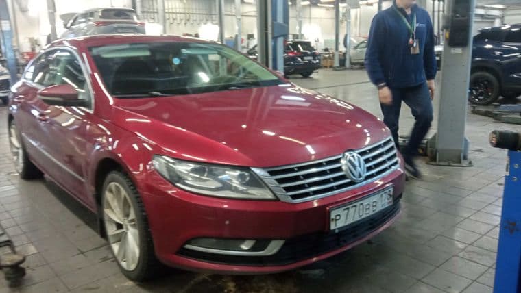 Volkswagen Passat 2013 года, 227 585 км - вид 2