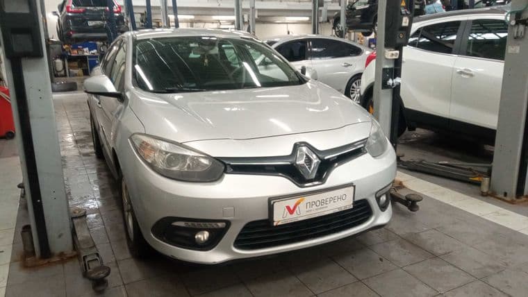 Renault Fluence 2013 года, 191 568 км - вид 2