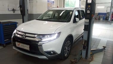 Mitsubishi Outlander 2018 года, 116 856 км - вид 1