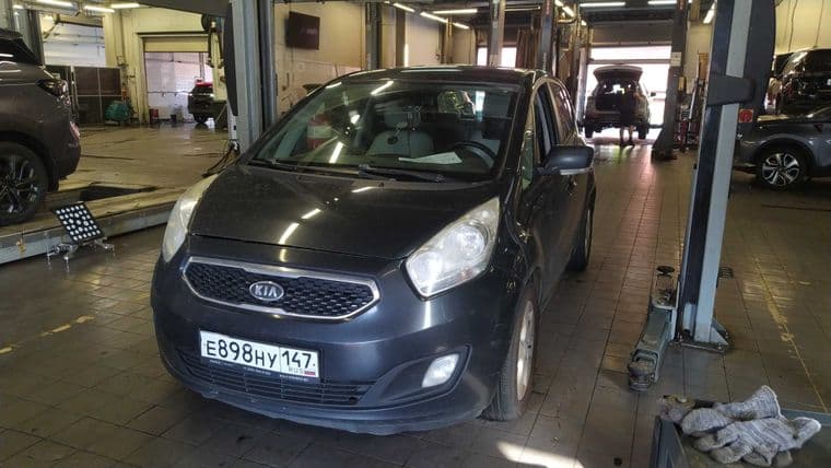 KIA Venga 2012 года, 233 535 км - вид 1