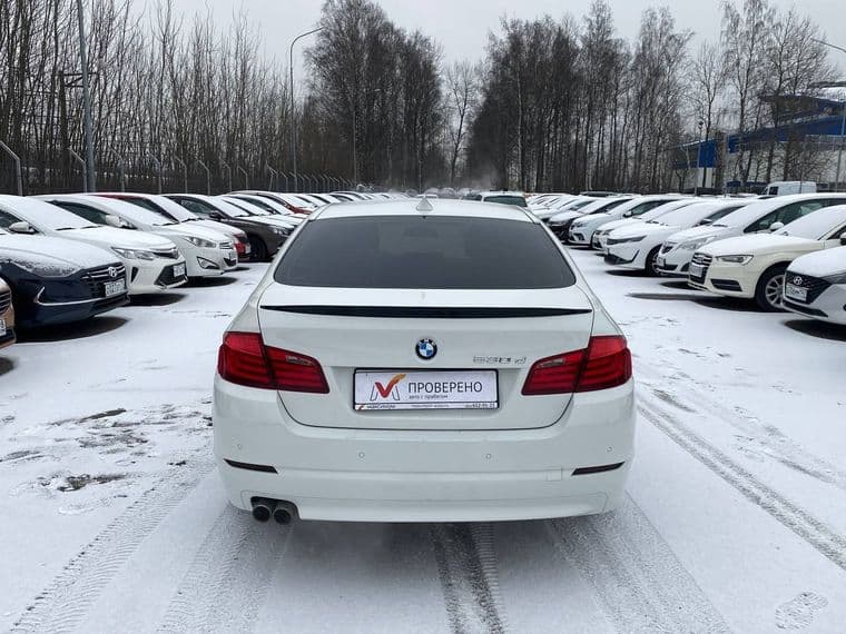 BMW 5 серия, 2011 - вид 4