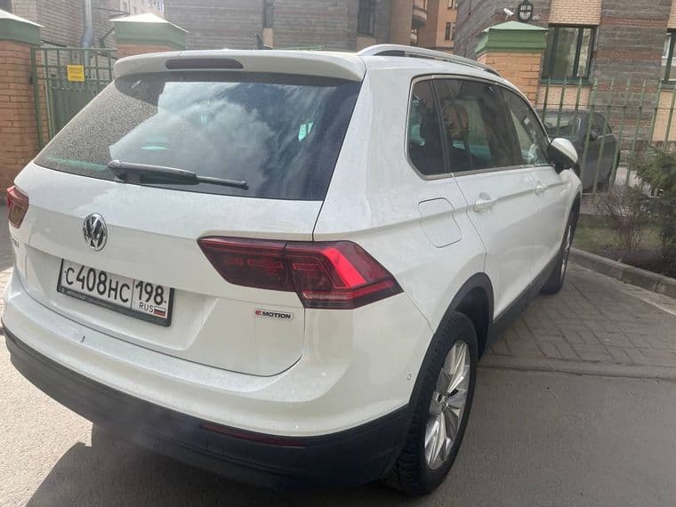 Volkswagen Tiguan 2018 года, 75 000 км - вид 2