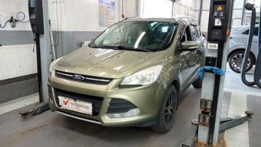 Ford Kuga 2013 года, 224 296 км - вид 1
