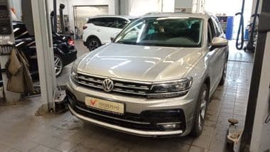 Volkswagen Tiguan 2020 года, 68 079 км - вид 1