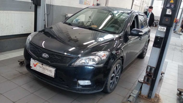 KIA Ceed 2010 года, 289 843 км - вид 1