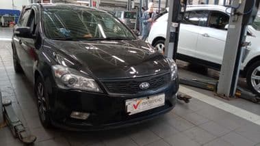 KIA Ceed 2010 года, 289 843 км - вид 2