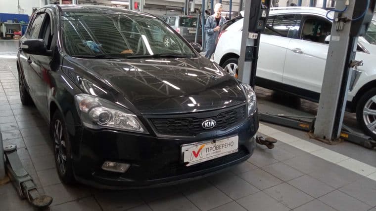 KIA Ceed 2010 года, 289 843 км - вид 2