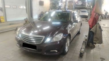 Mercedes-Benz E-класс 2010 года, 230 000 км - вид 1