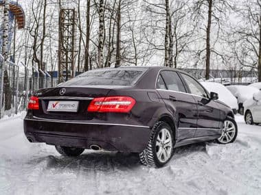 Mercedes-Benz E-класс 2010 года, 230 000 км - вид 2