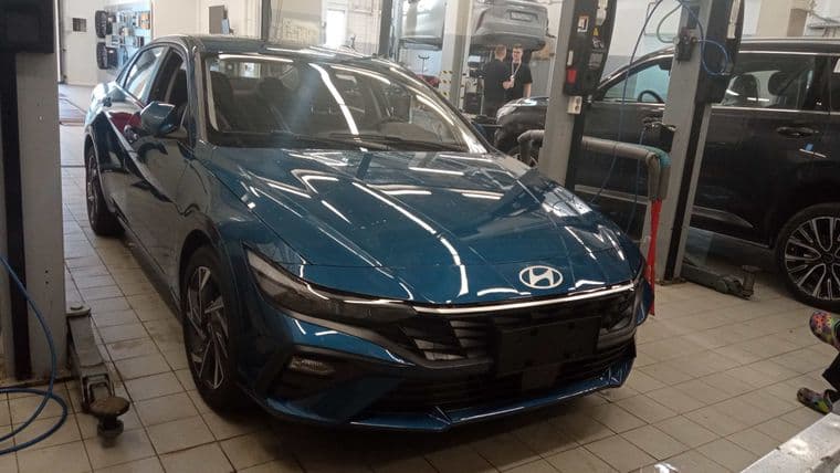 Hyundai Elantra, 2023 - вид 1