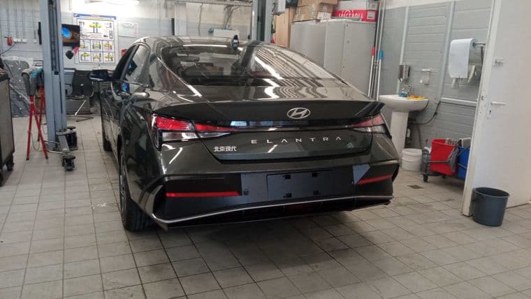 Hyundai Elantra, 2023 - вид 3