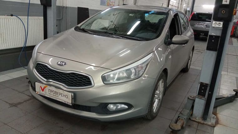 KIA Ceed 2013 года, 188 713 км - вид 1