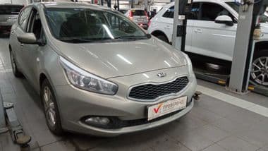 KIA Ceed 2013 года, 188 713 км - вид 2