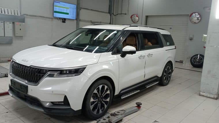 KIA Carnival, 2021