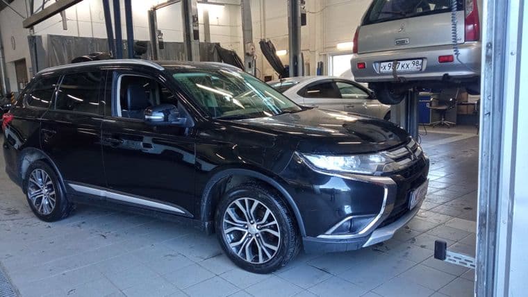 Mitsubishi Outlander, 2017 - вид 1