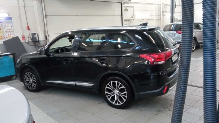 Mitsubishi Outlander, 2017 - вид 3