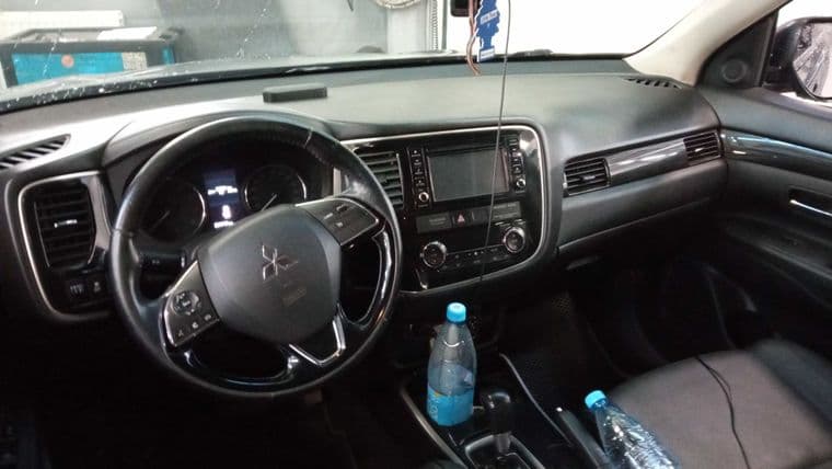 Mitsubishi Outlander, 2017 - вид 4