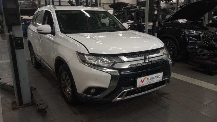 Mitsubishi Outlander, 2019 - вид 2