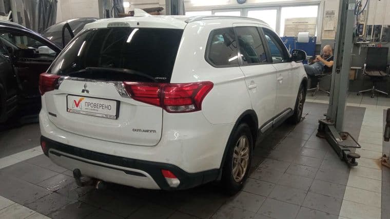 Mitsubishi Outlander, 2019 - вид 3