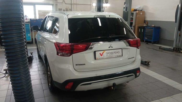 Mitsubishi Outlander, 2019 - вид 4