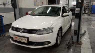 Volkswagen Jetta 2012 года, 175 000 км - вид 1