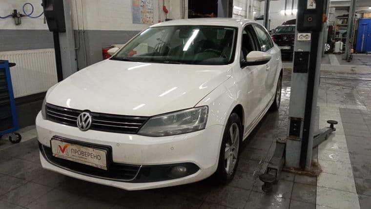 Volkswagen Jetta 2012 года, 175 000 км - вид 1
