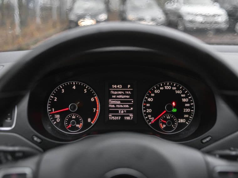 Volkswagen Jetta, 2012 - вид 4