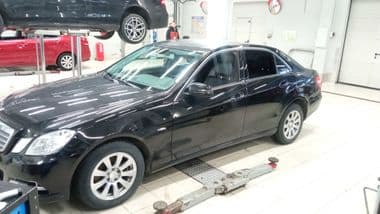Mercedes-Benz E-класс 2011 года, 184 000 км - вид 1
